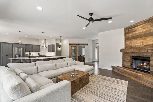 60757 Golf Village Loop, Bend, OR 97702