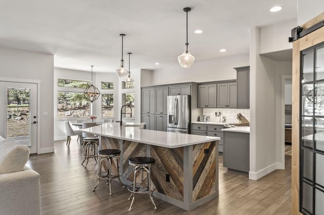 60757 Golf Village Loop, Bend, OR 97702