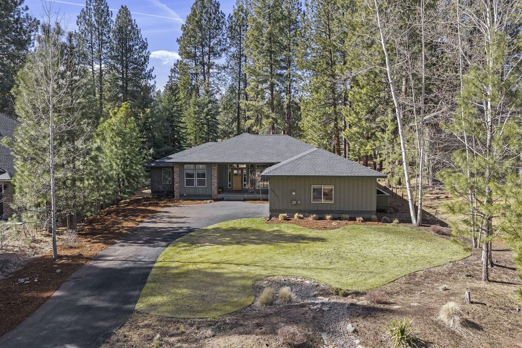 60757 Golf Village Loop, Bend, OR 97702