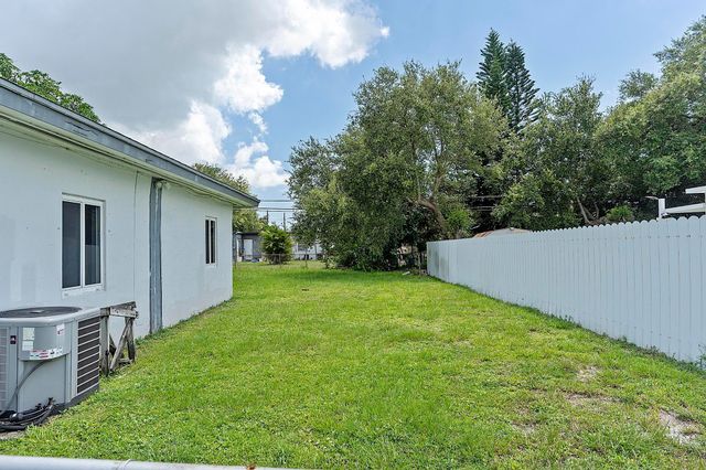 16025 NW 20TH Avenue, Miami Gardens, FL 33054
