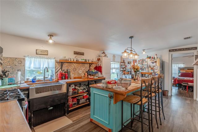 4536 EMPIRE CHURCH RD, Groveland, FL 34736