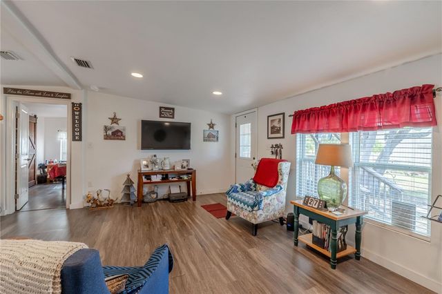 4536 EMPIRE CHURCH RD, Groveland, FL 34736