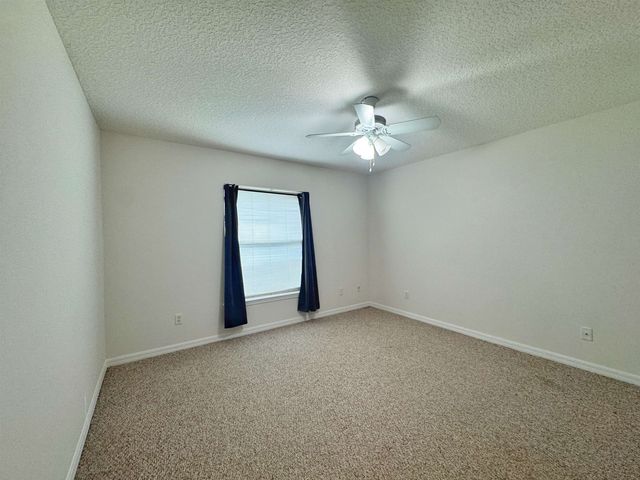 932 Delcie Dr, St Augustine, FL 32086