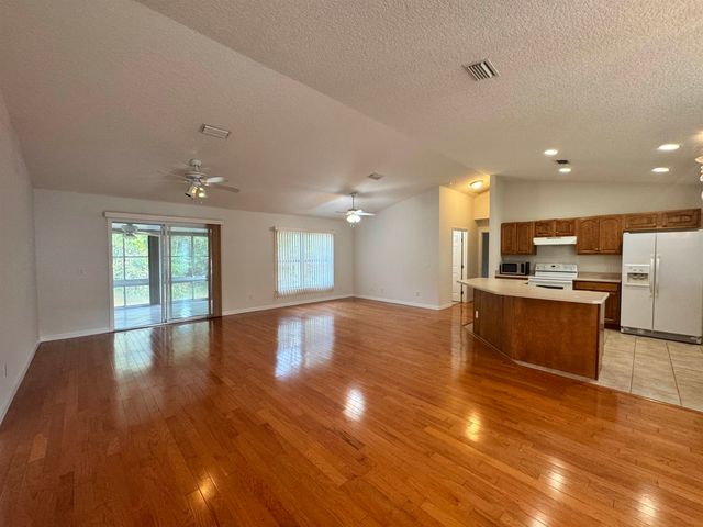 932 Delcie Dr, St Augustine, FL 32086