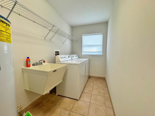 932 Delcie Dr, St Augustine, FL 32086