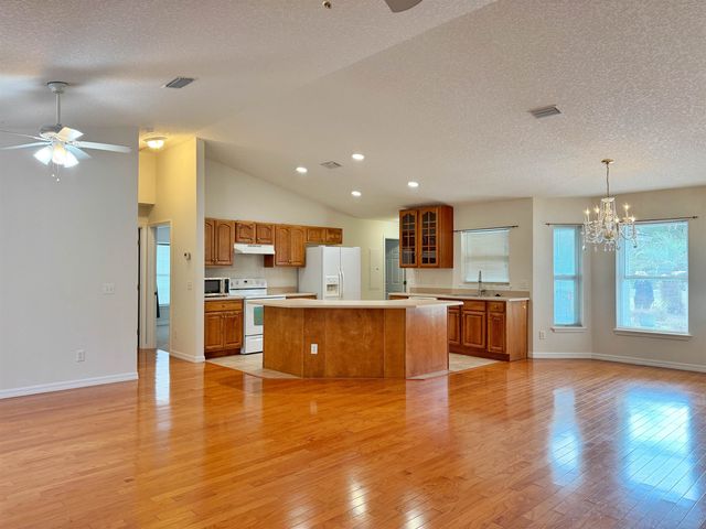 932 Delcie Dr, St Augustine, FL 32086