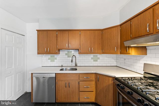 809 ARDMORE AVE, Ardmore, PA 19003