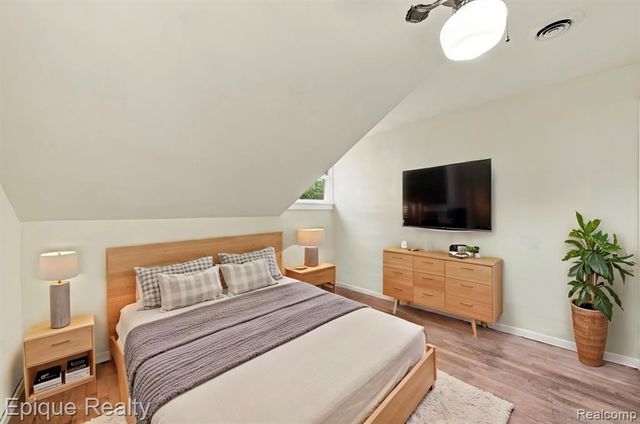 16167 Manchester Avenue, Eastpointe, MI 48021