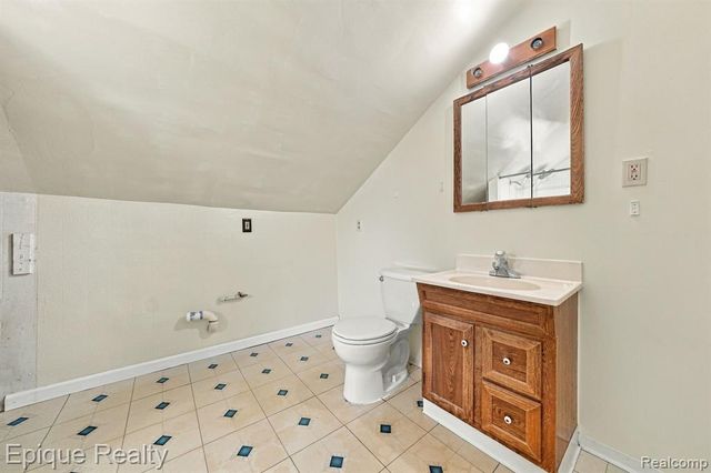 16167 Manchester Avenue, Eastpointe, MI 48021