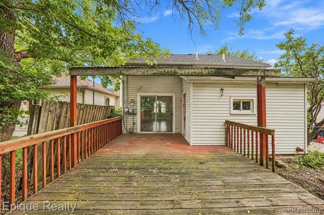 16167 Manchester Avenue, Eastpointe, MI 48021