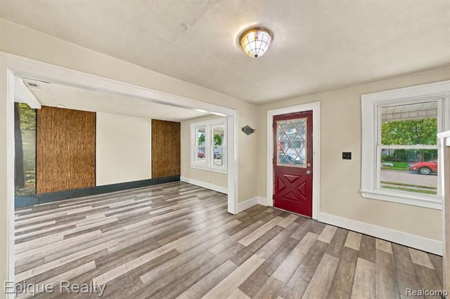 16167 Manchester Avenue, Eastpointe, MI 48021