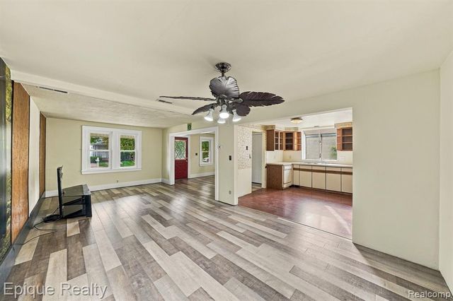 16167 Manchester Avenue, Eastpointe, MI 48021