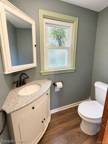 16167 Manchester Avenue, Eastpointe, MI 48021
