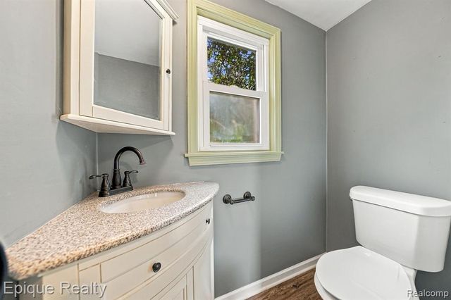 16167 Manchester Avenue, Eastpointe, MI 48021