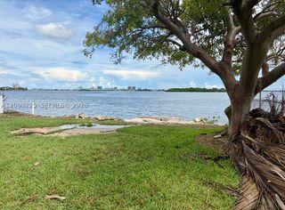 10875 N Bayshore Dr, Miami, FL 33161