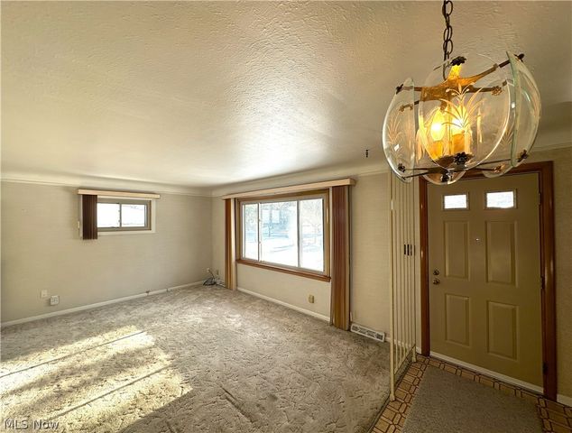 38345 Aurora Road, Solon, OH 44139