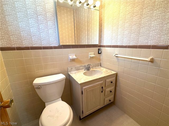 38345 Aurora Road, Solon, OH 44139