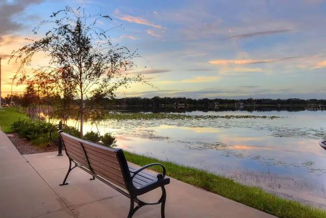1302 LAKE ELBERT DR SE, Winter Haven, FL 33880