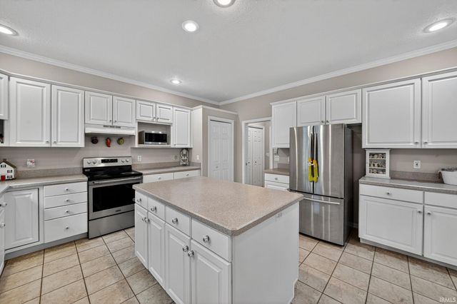 51263 Leeward Point, Granger, IN 46530