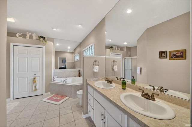 51263 Leeward Point, Granger, IN 46530