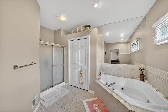 51263 Leeward Point, Granger, IN 46530