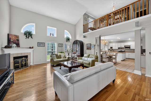 51263 Leeward Point, Granger, IN 46530