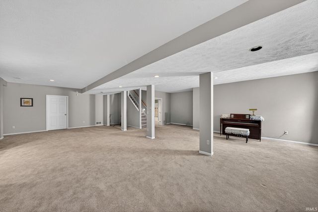 51263 Leeward Point, Granger, IN 46530