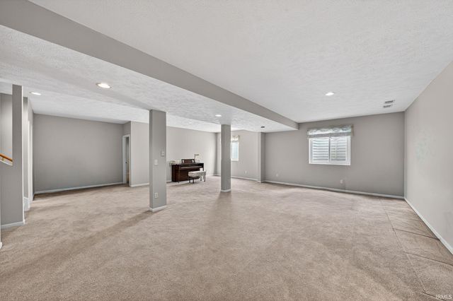 51263 Leeward Point, Granger, IN 46530