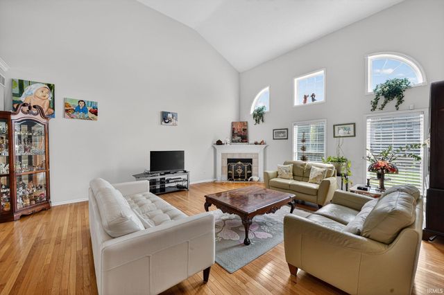 51263 Leeward Point, Granger, IN 46530