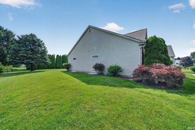 51263 Leeward Point, Granger, IN 46530