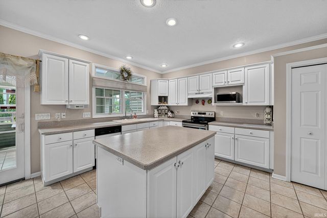 51263 Leeward Point, Granger, IN 46530