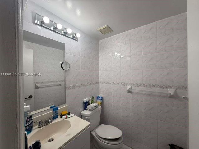 4470 W 1st Ave, Hialeah, FL 33012