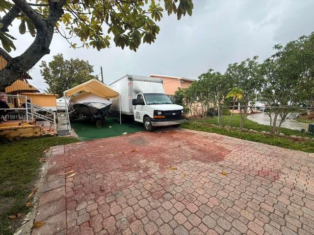 4470 W 1st Ave, Hialeah, FL 33012