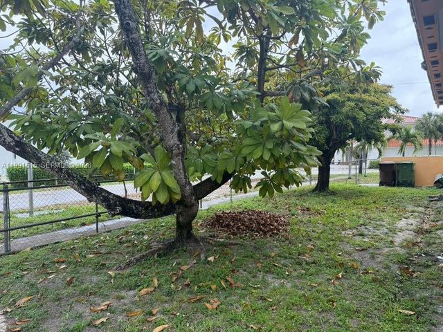 4470 W 1st Ave, Hialeah, FL 33012