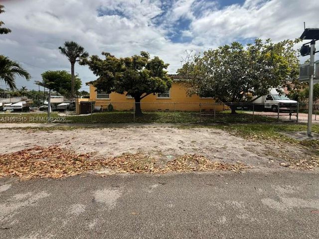 4470 W 1st Ave, Hialeah, FL 33012