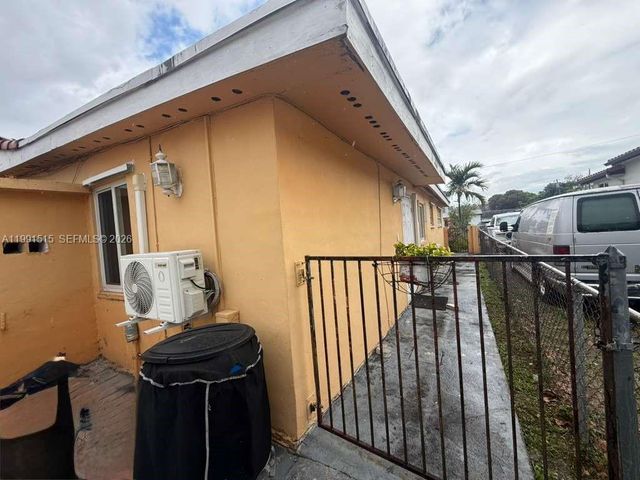 4470 W 1st Ave, Hialeah, FL 33012