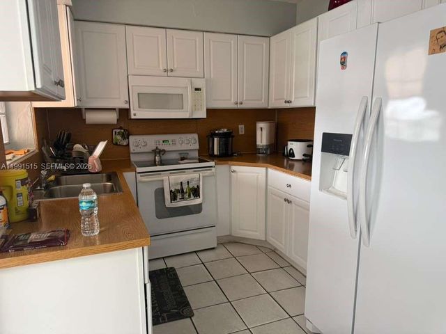 4470 W 1st Ave, Hialeah, FL 33012