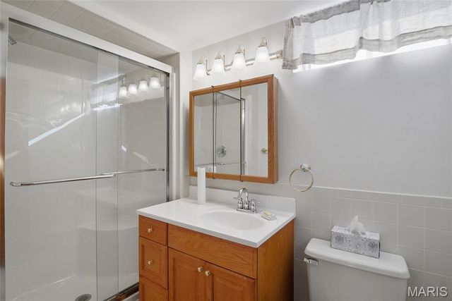 232 Gilmore Lake Road, Columbia, IL 62236