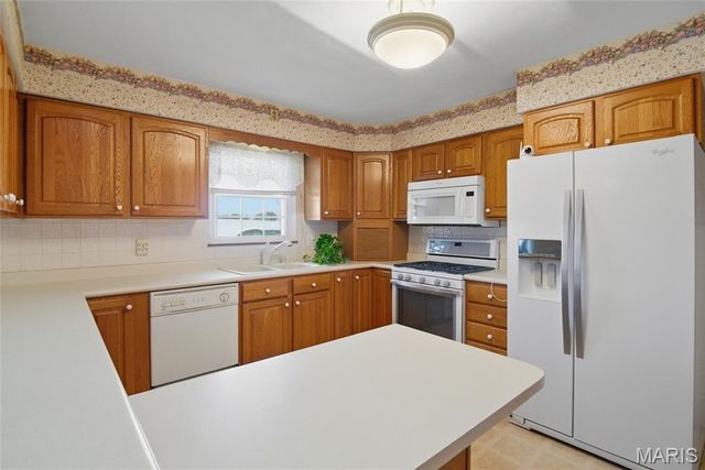 232 Gilmore Lake Road, Columbia, IL 62236