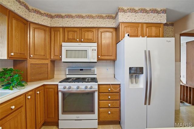 232 Gilmore Lake Road, Columbia, IL 62236