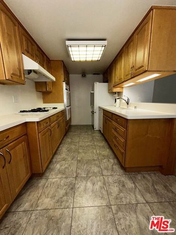 13121 Mindanao Way 6, Marina Del Rey, CA 90292