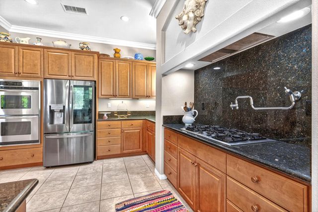 120 Tesori Drive, Palm Desert, CA 92211