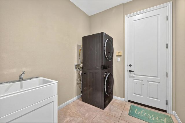 120 Tesori Drive, Palm Desert, CA 92211