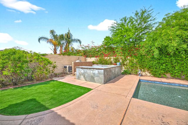 120 Tesori Drive, Palm Desert, CA 92211