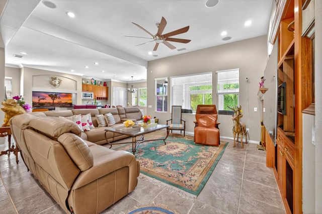 120 Tesori Drive, Palm Desert, CA 92211