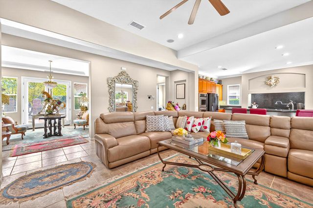 120 Tesori Drive, Palm Desert, CA 92211