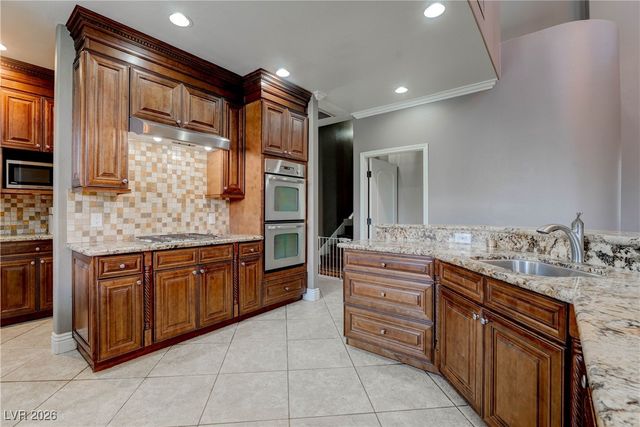 2850 Rosanna Street, Las Vegas, NV 89117