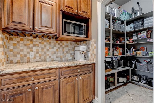 2850 Rosanna Street, Las Vegas, NV 89117