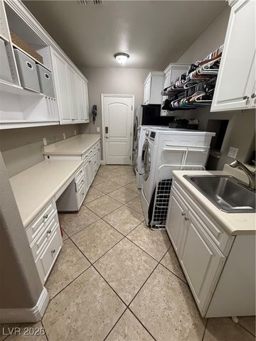 2850 Rosanna Street, Las Vegas, NV 89117