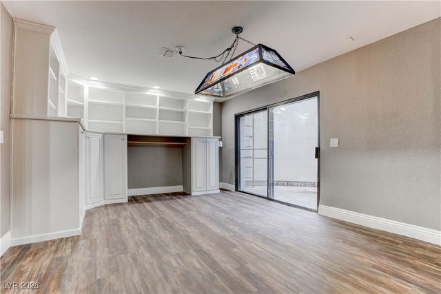 2850 Rosanna Street, Las Vegas, NV 89117